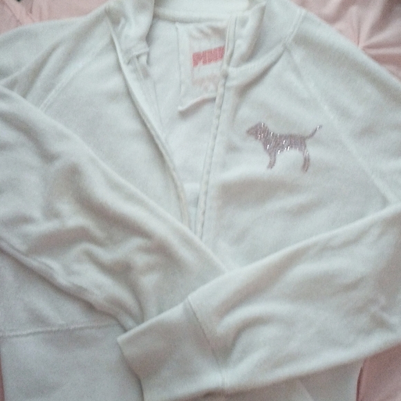 Y2K PINK brand Victoria's Secret Great Condition Terry cloth very soft an cozy. - Picture 8 of 8